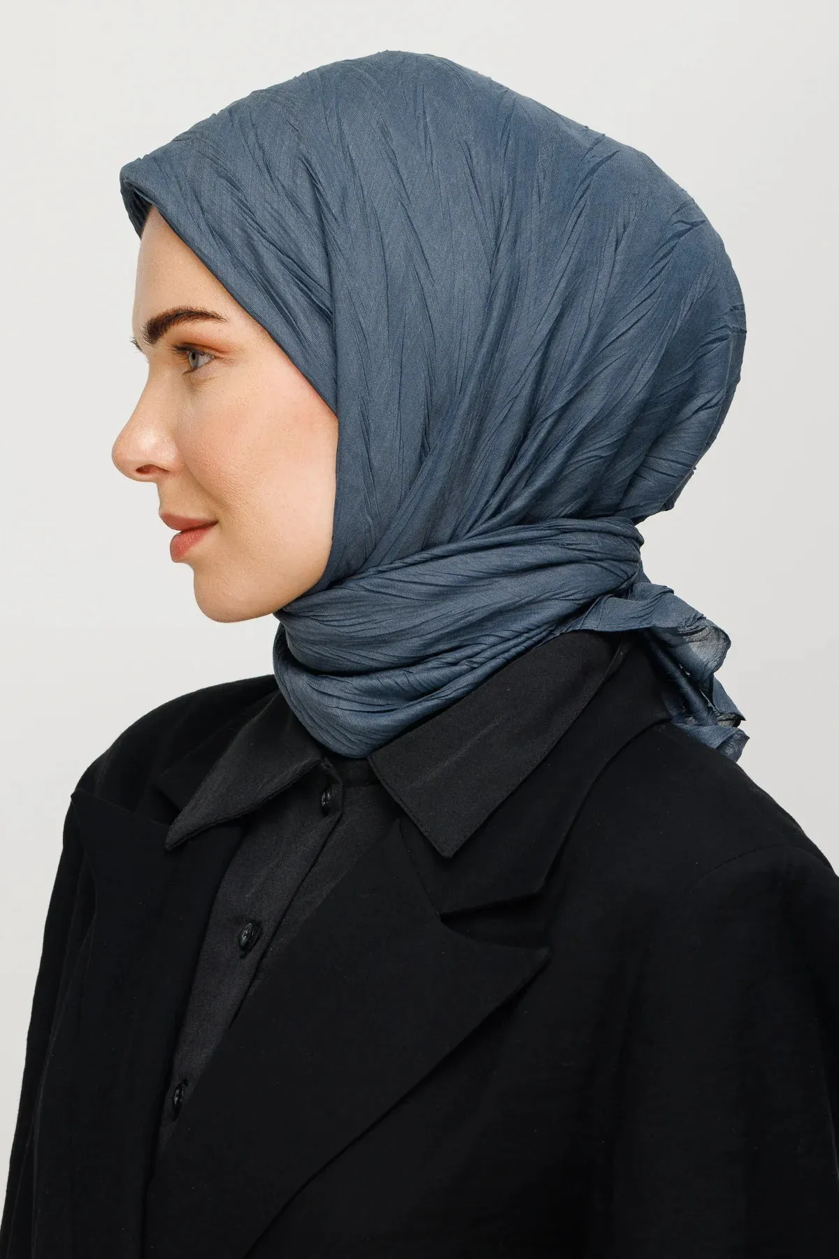 Anthracite Pleated Bamboo Square Scarf