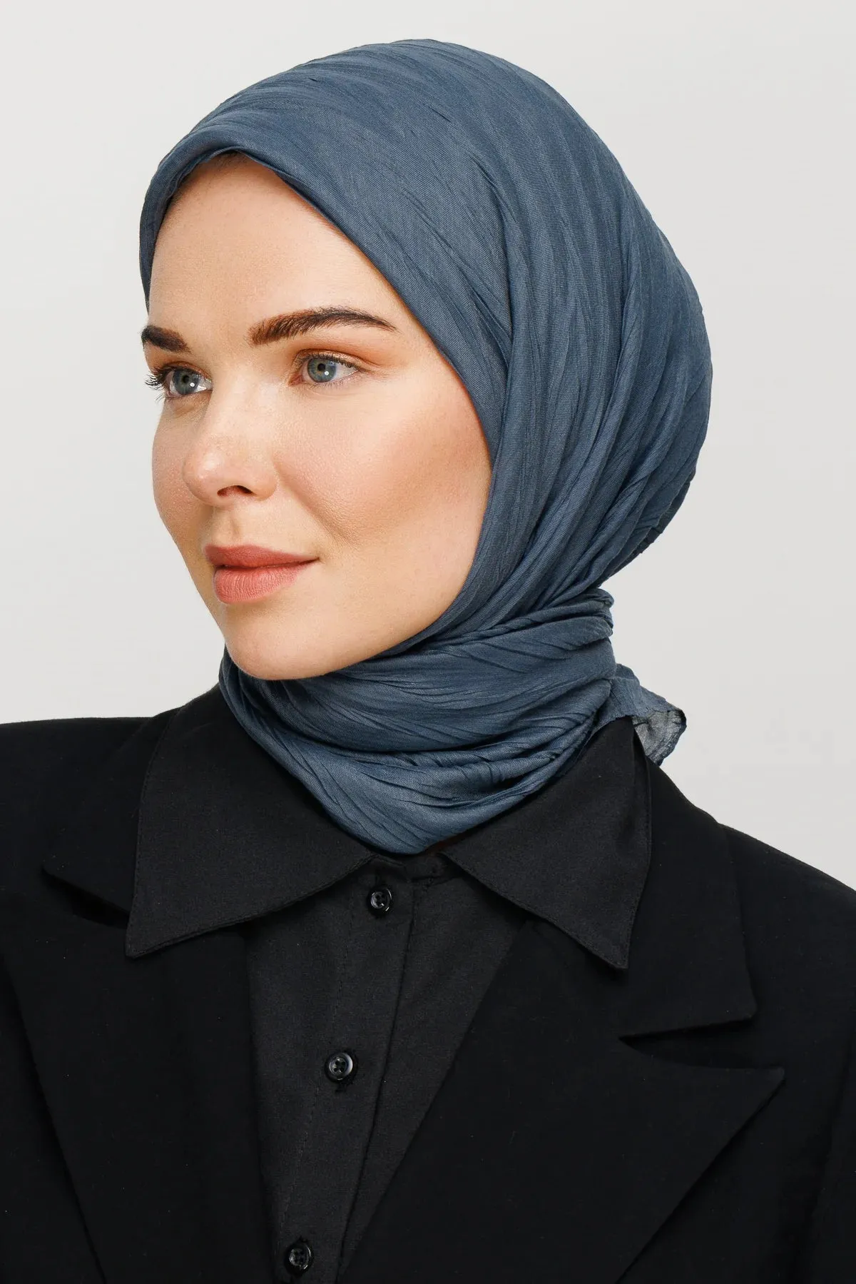 Anthracite Pleated Bamboo Square Scarf
