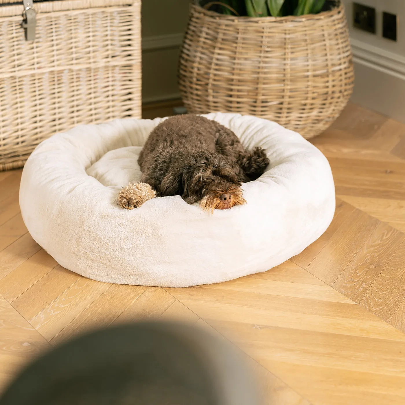 Calming Anti-Anxiety Donut Bed With Removable Covers in Cream Faux Fur by Lords & Labradors