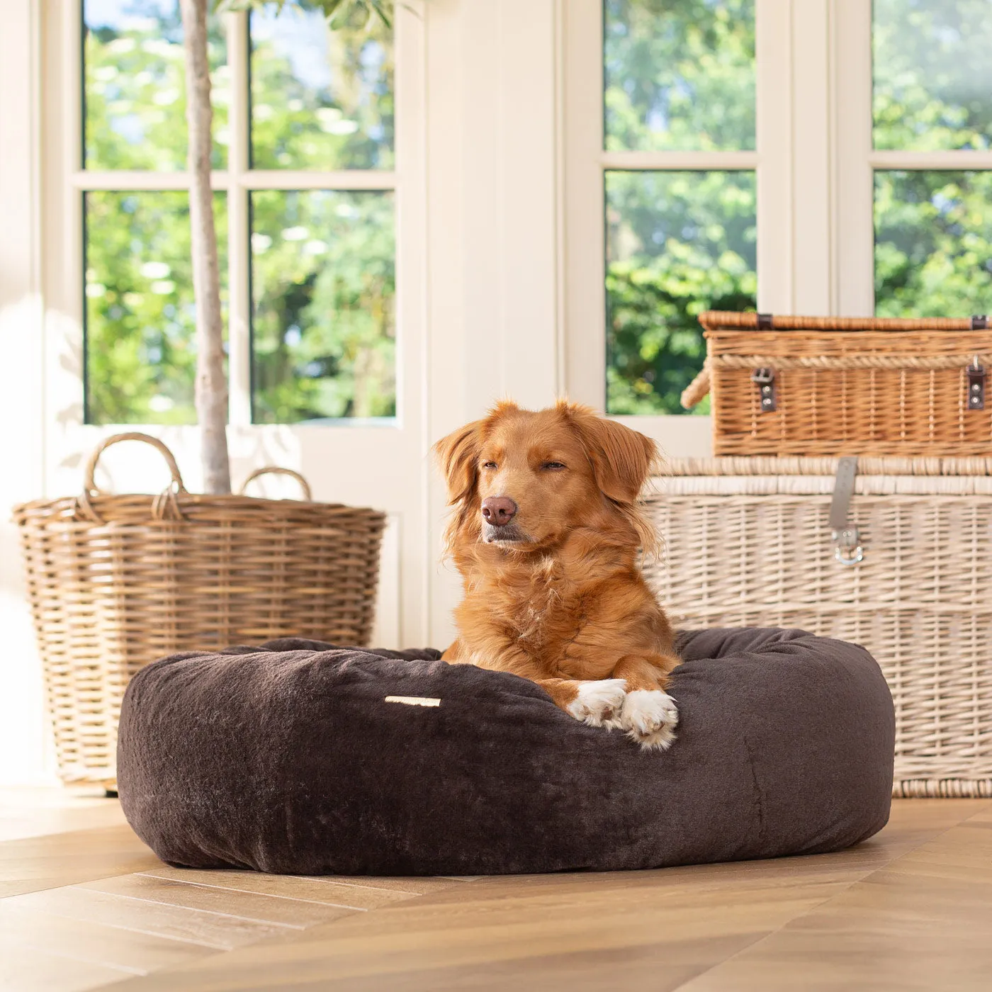 Calming Anti-Anxiety Donut Bed With Removable Covers in Dusk Faux Fur by Lords & Labradors