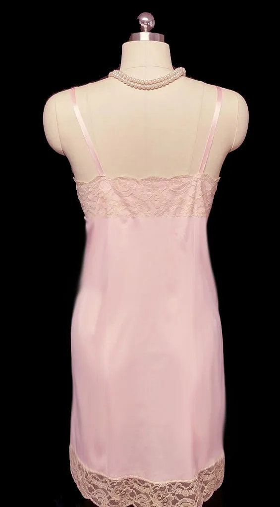 *FANCY VINTAGE HOLLYWOOD VASSERETTE ECRU LACE SLIP IN SWEETHEART PINK