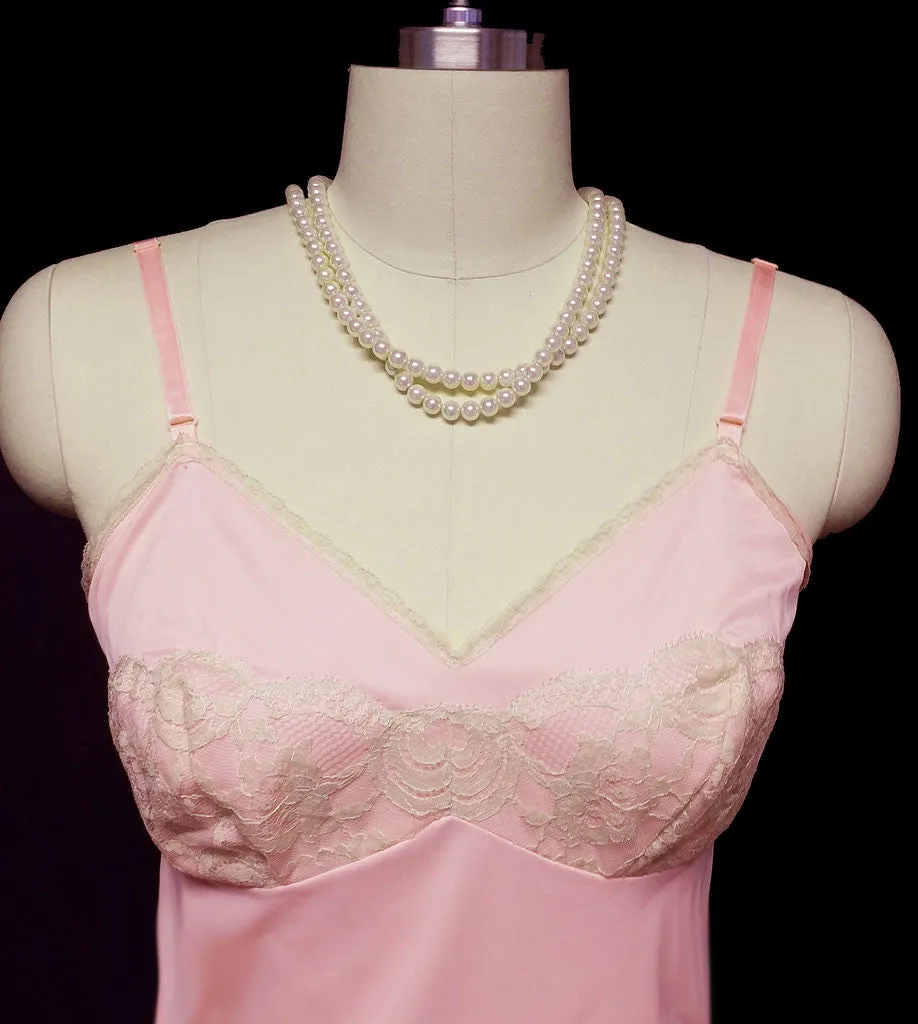 *FANCY VINTAGE HOLLYWOOD VASSERETTE ECRU LACE SLIP IN SWEETHEART PINK