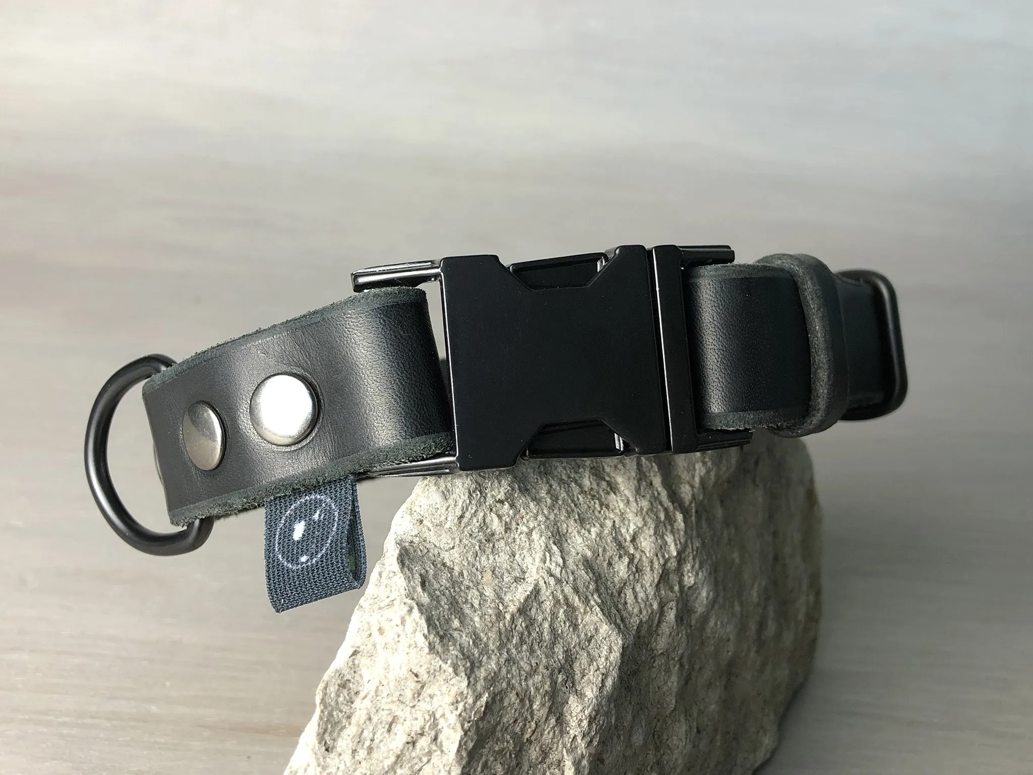 Quick Release Dog Collar in 5 Leather Colors and Custom Hardware