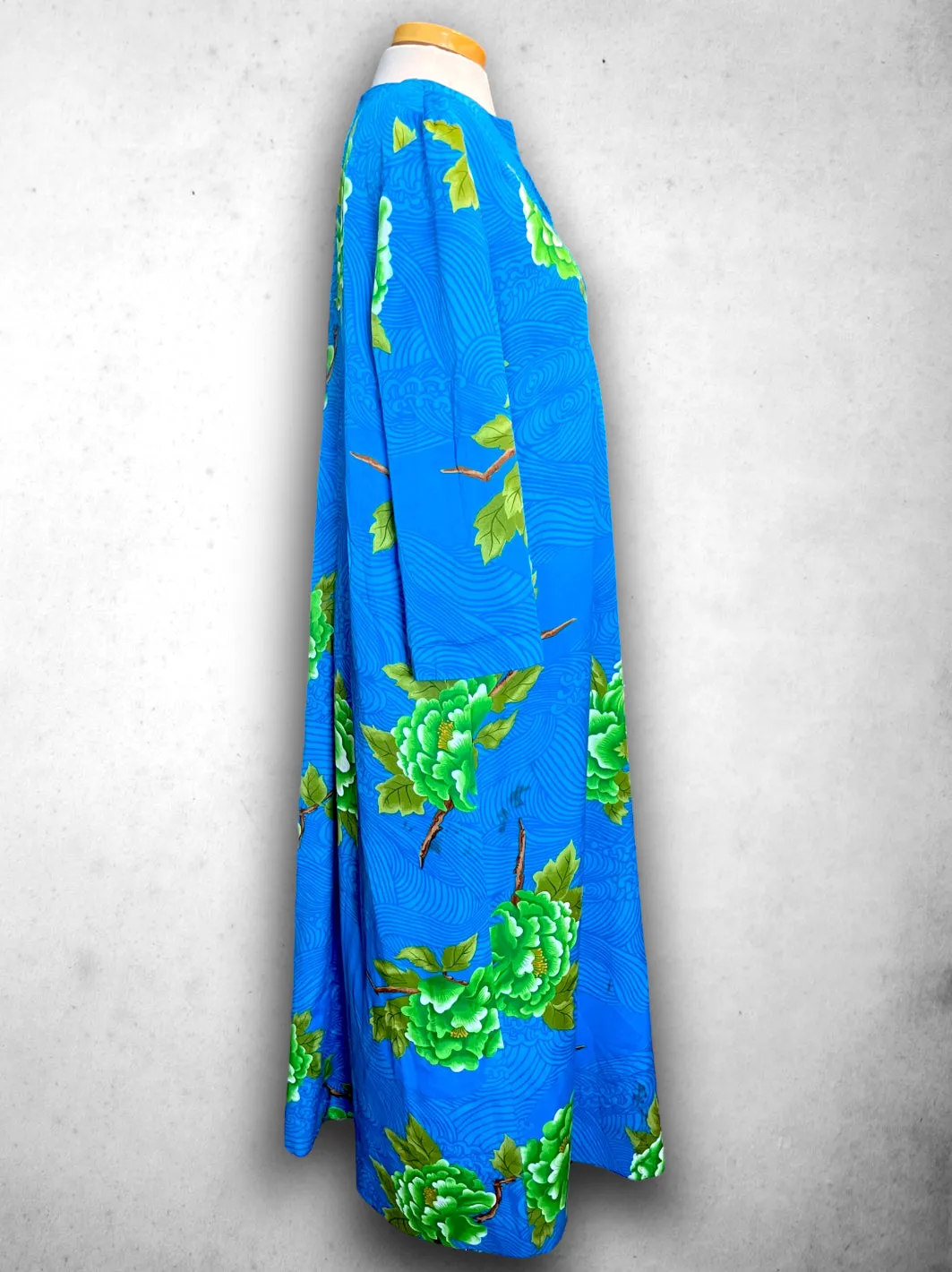 Vintage 1970’s Teal Blue & Green Chrysanthemum Hawaiian House Dress